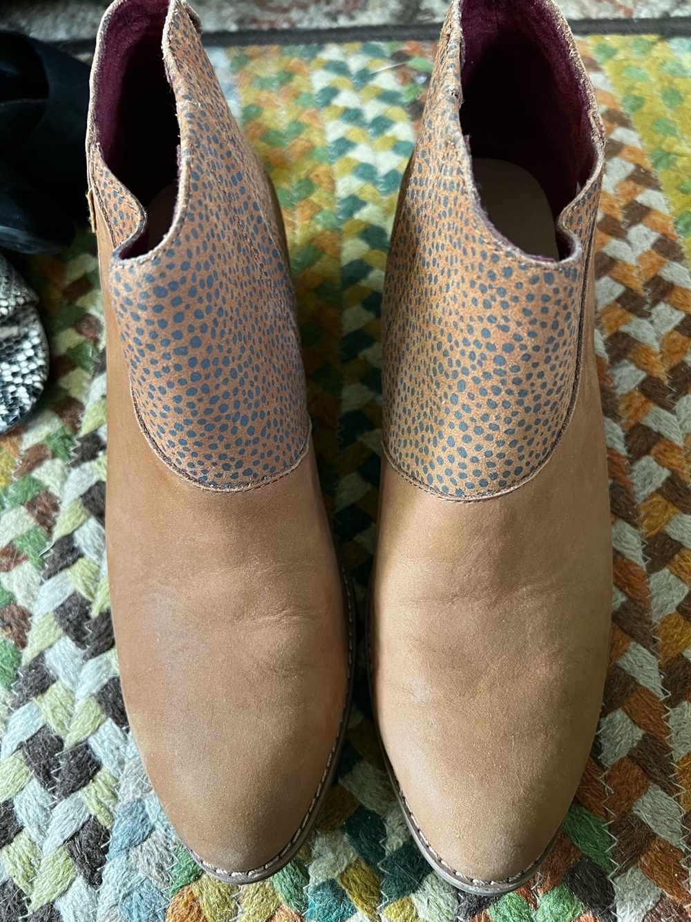 TOMS Tan Leather Ankle Boots with Speckled Collar